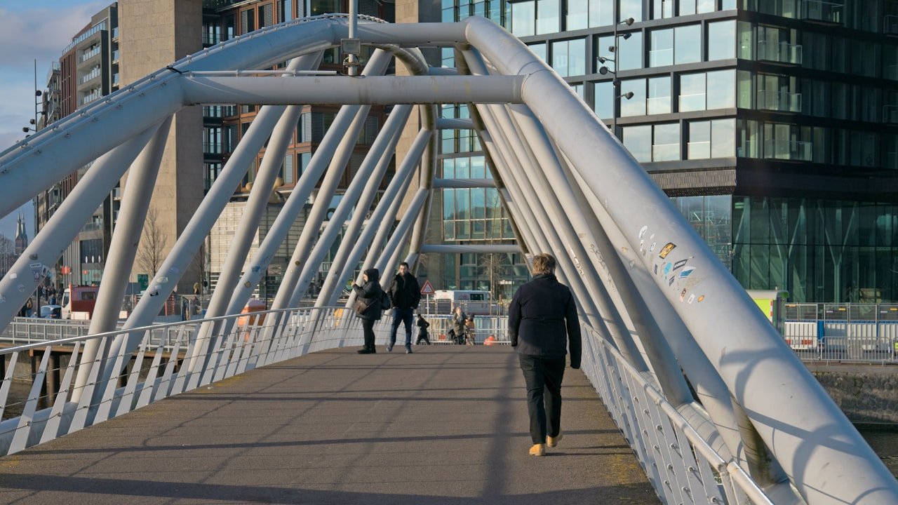 Simple Tips On Changing Your Straight Human Hair Wig To Curly