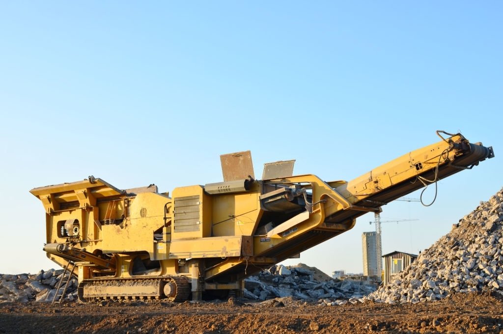 Pros and Cons of A Mobile Crusher Machine