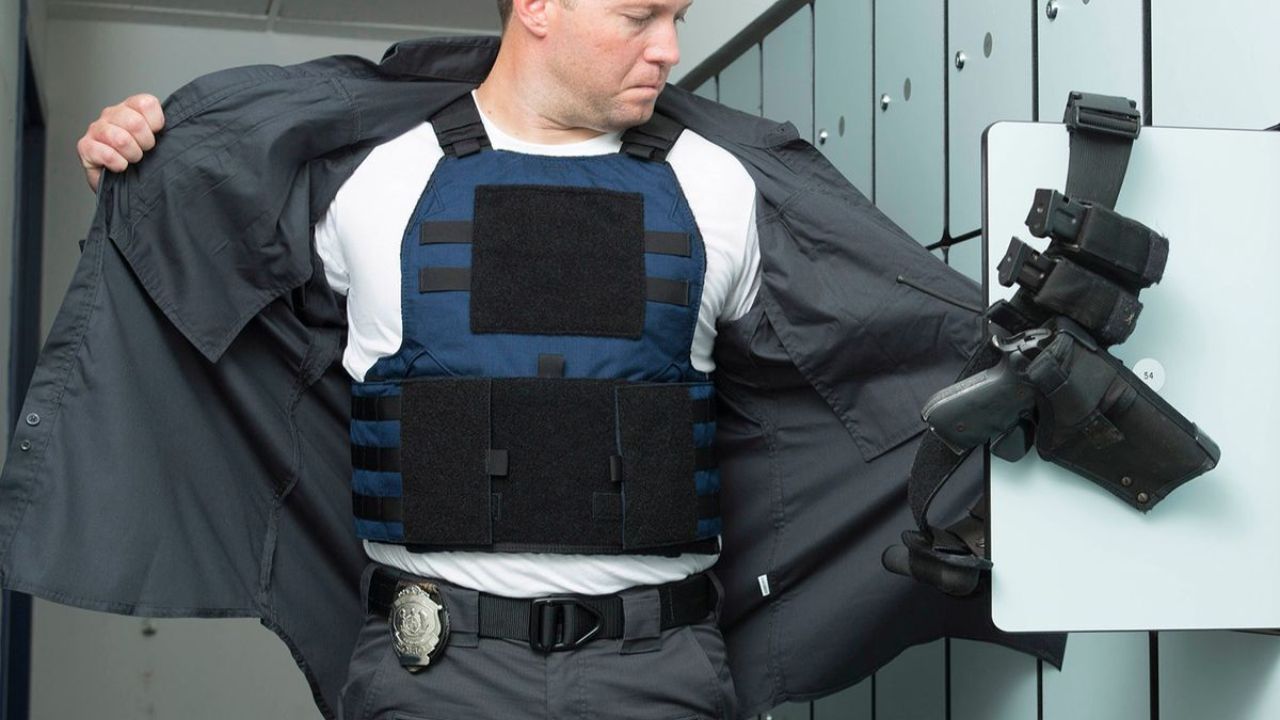 How Security Companies Benefit from Equipping Staff with Stab Vests