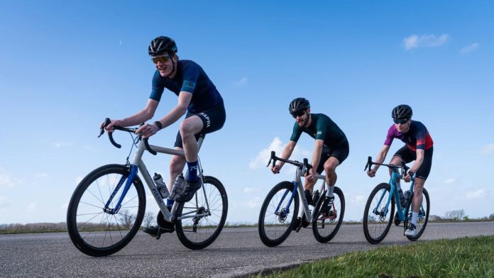 Professional-Advice-How-to-Select-a-Carbon-Road-Bike-Frame-for-Racing